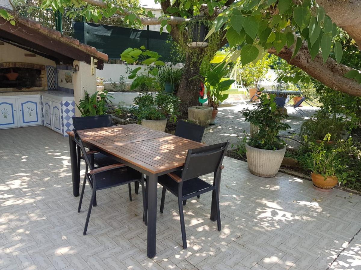 Rendez-Vous Avec Les Cigales - Gite 6 Personnes 100M2 - Piscine Privee - Climatisation Cheval-Blanc Buitenkant foto