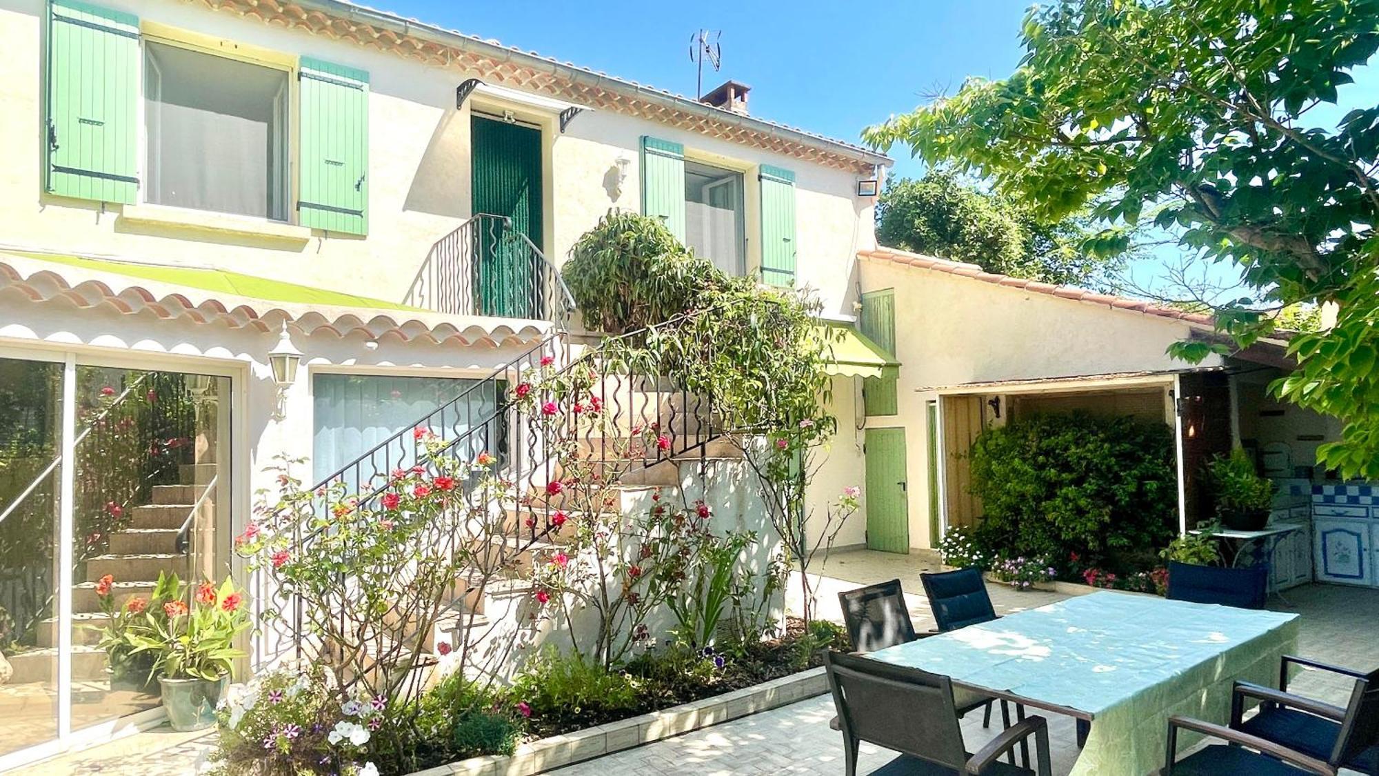 Rendez-Vous Avec Les Cigales - Gite 6 Personnes 100M2 - Piscine Privee - Climatisation Cheval-Blanc Buitenkant foto