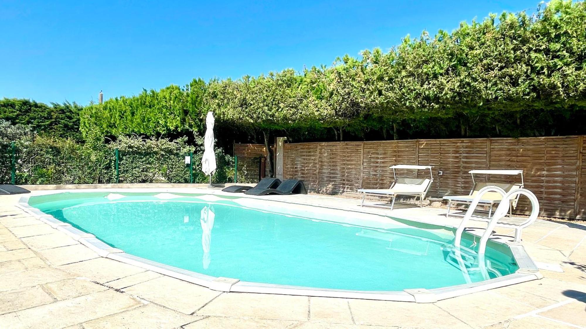 Rendez-Vous Avec Les Cigales - Gite 6 Personnes 100M2 - Piscine Privee - Climatisation Cheval-Blanc Buitenkant foto