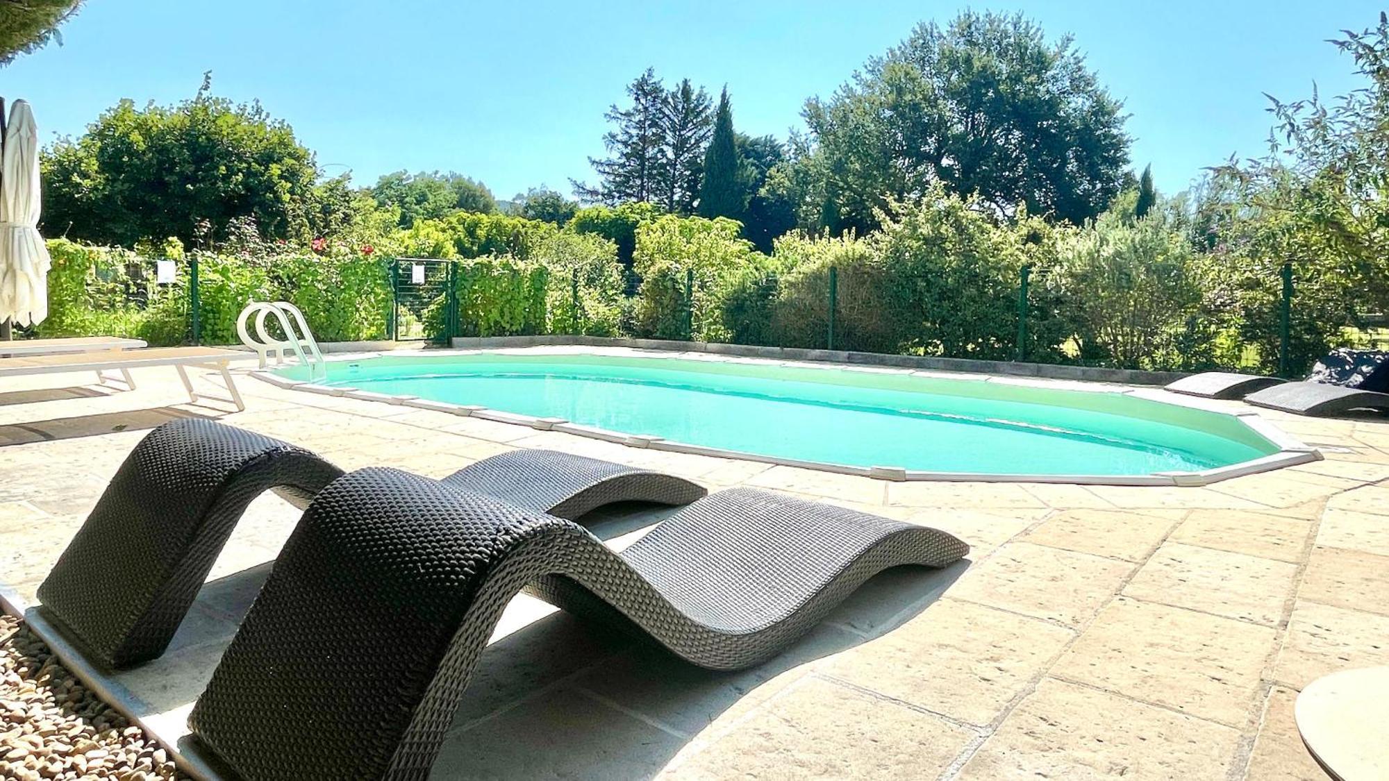 Rendez-Vous Avec Les Cigales - Gite 6 Personnes 100M2 - Piscine Privee - Climatisation Cheval-Blanc Buitenkant foto