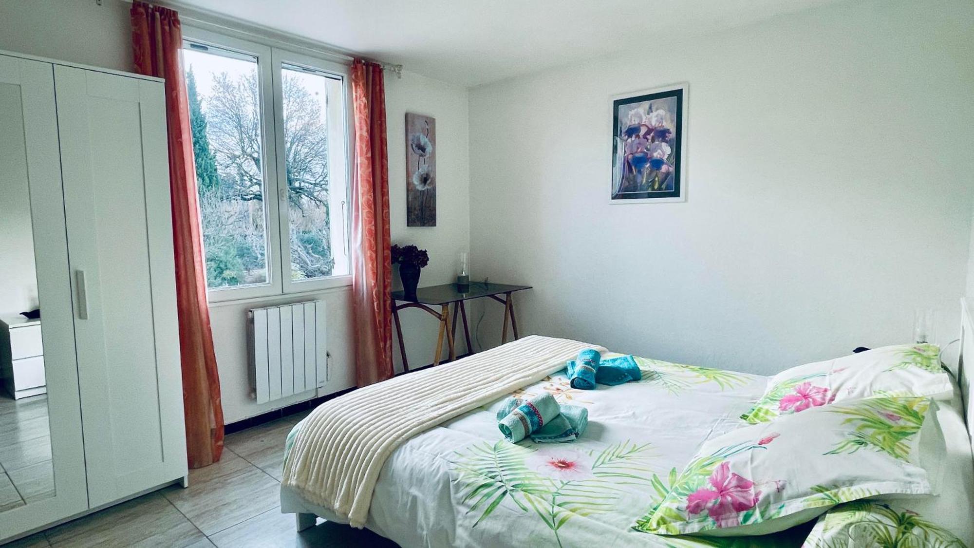 Rendez-Vous Avec Les Cigales - Gite 6 Personnes 100M2 - Piscine Privee - Climatisation Cheval-Blanc Buitenkant foto